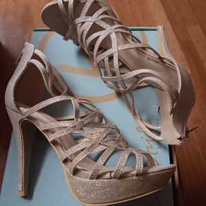 Elegant Strappy Gold Heels
